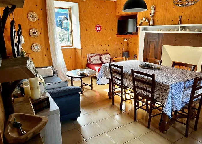 Maison De Village